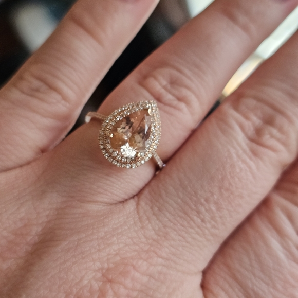 Effy 14k Morganite & diamond ring size 7. Rose gold. Resizeable by a jeweler. Pe - Picture 3 of 9